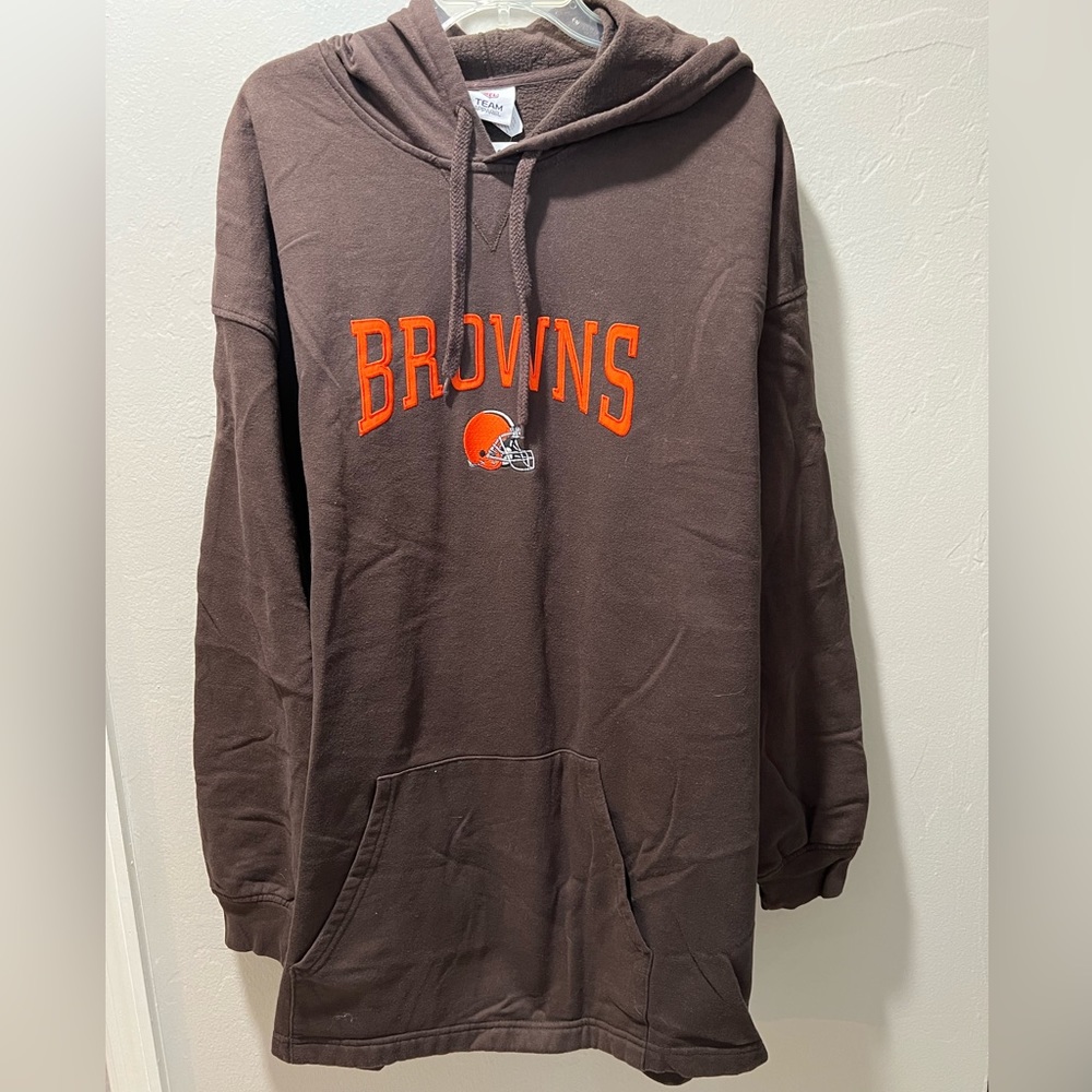3X Cleveland Browns Sweatshirt with hood, washed, never got to wear. Like new